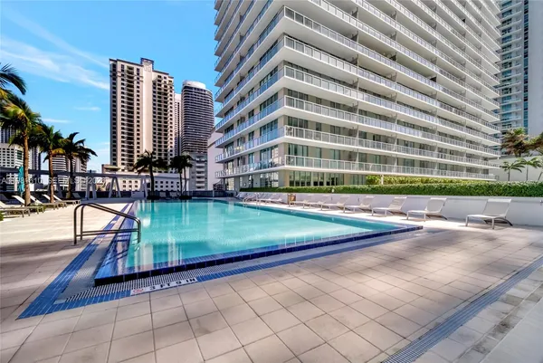 $680,000 | 79 Southwest 12th Street, Unit 2201S, Miami, FL 33130