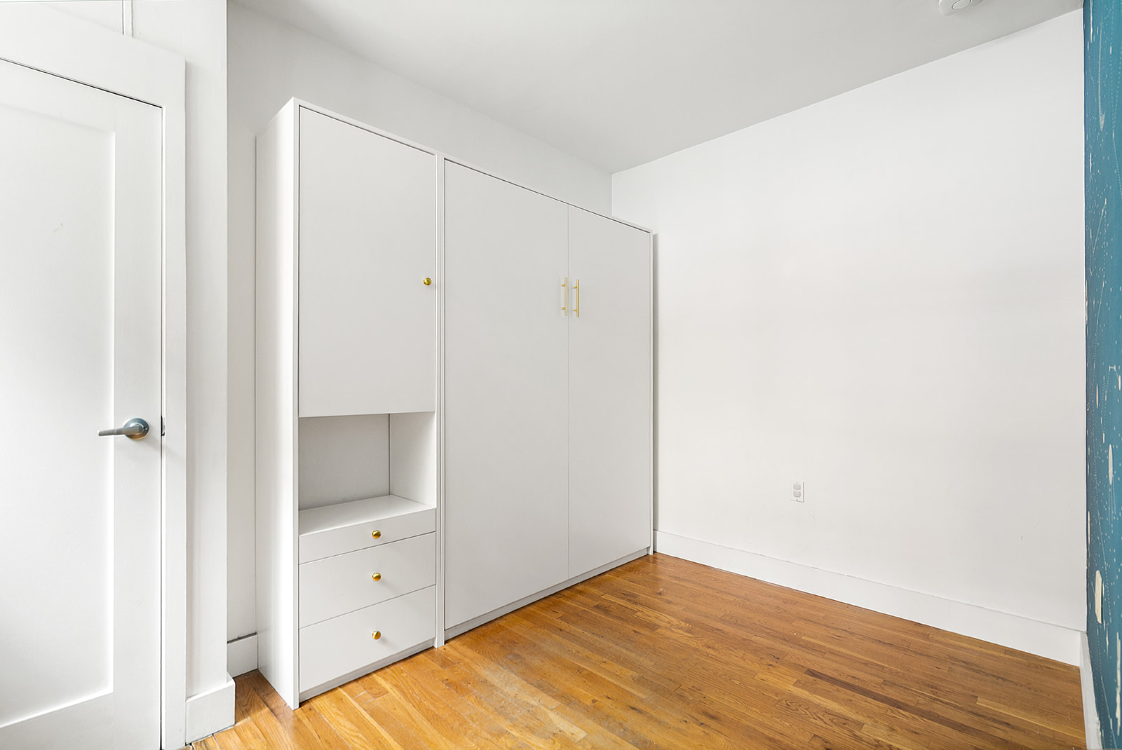 372 Dekalb Avenue, Unit 1I Brooklyn, NY 11205 - Photo 9 of 11 a view of an empty room