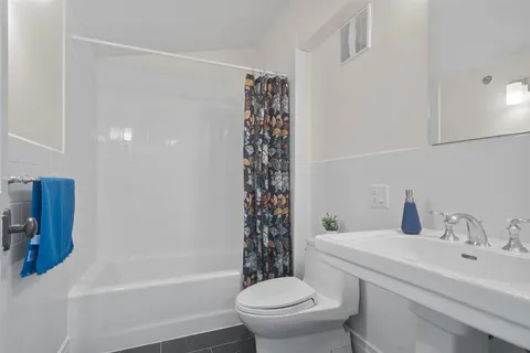 $725,000 | 300 Communipaw Avenue, Unit 154, Jersey City, NJ 07304