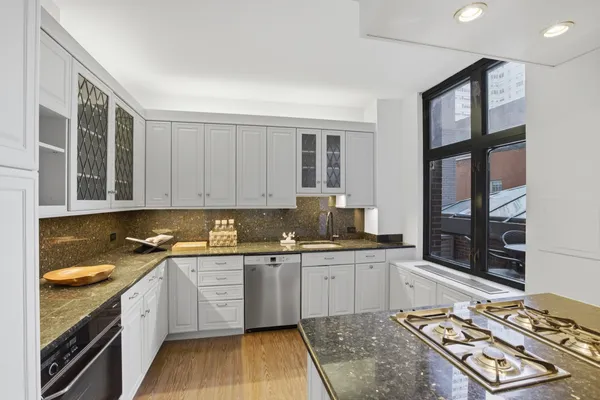 $2,250,000 | 188 East 70th Street, Unit 3A | Lenox Hill