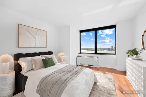 $1,875,000 | 30 West Street, Unit 25G | Battery Park City