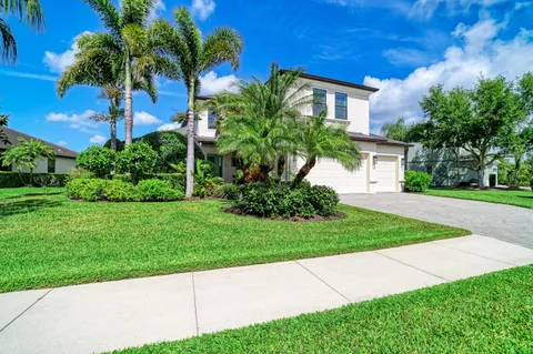 $949,000 | 826 Honeyflower Loop, Bradenton, FL 34212