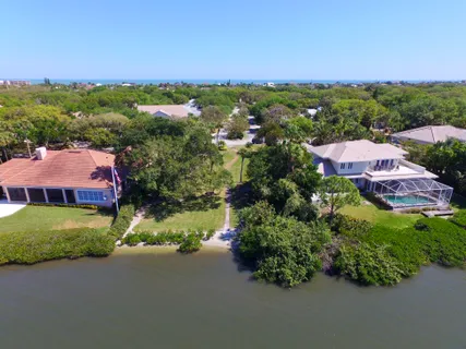 $1,190,000 | 1320 Spanish Lace Lane, Vero Beach, FL 32963