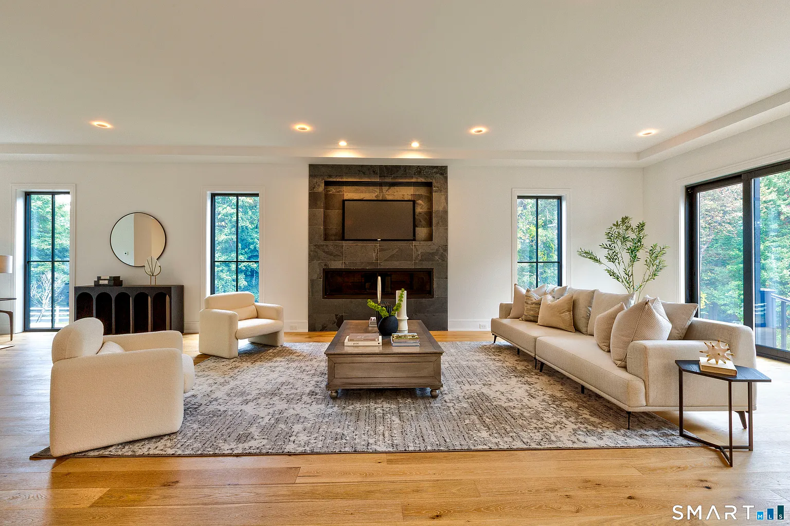 729 Smith Ridge Road New Canaan, CT 06840 - Photo 3 of 22