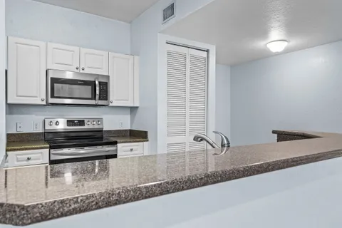 $199,000 | 2308 57th Circle, Vero Beach, FL 32966