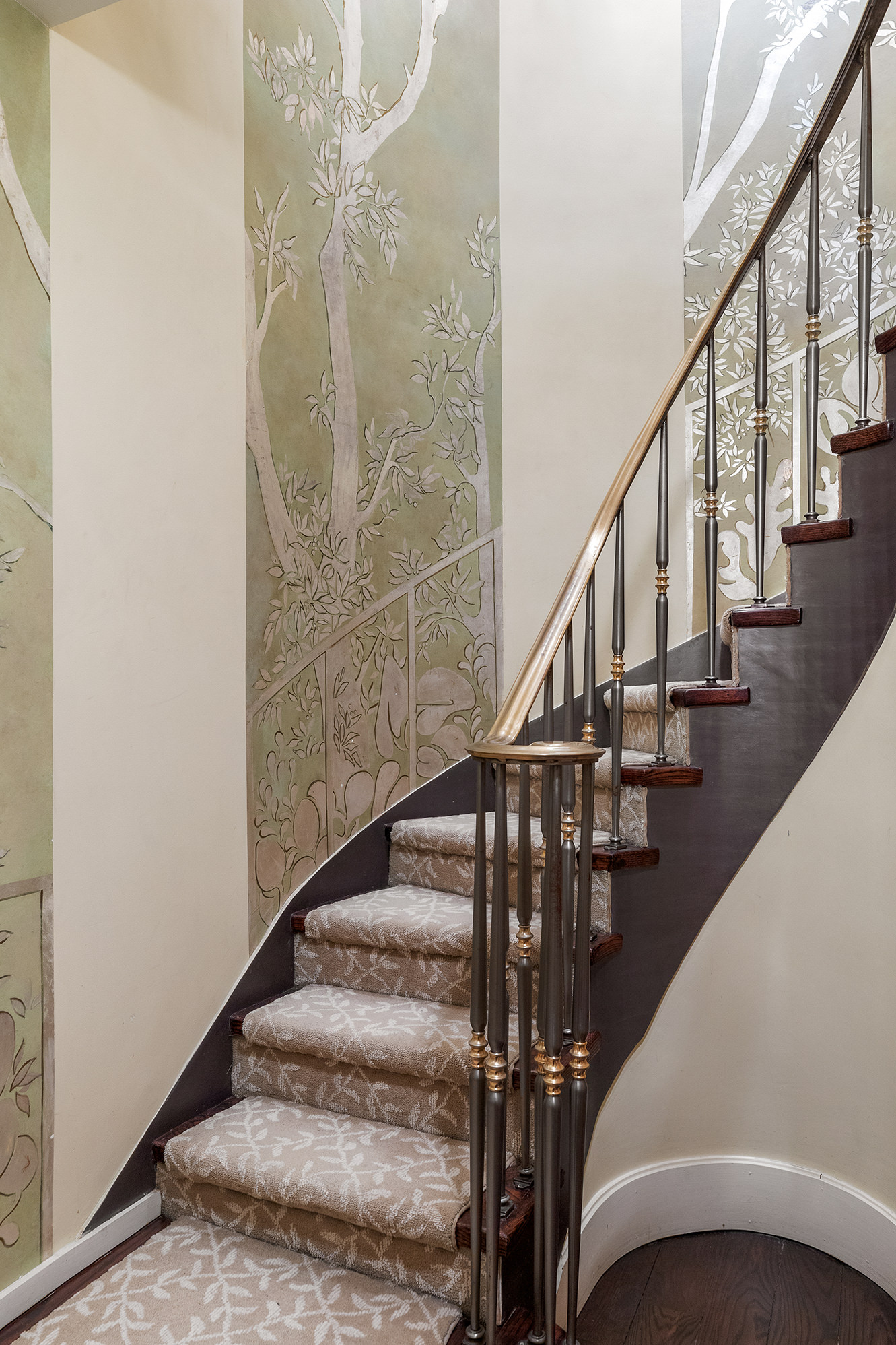 360 East 72nd Street, Unit C1801 Manhattan, NY 10021 - Photo 8 of 20 a view of entryway