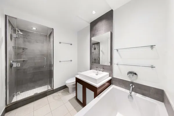 $5,800 | 30 Bayard Street, Unit 4F | Williamsburg