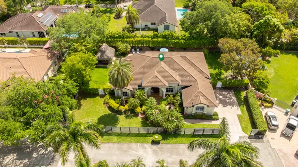 $1,735,000 | 14831 Southwest 95th Court, Miami, FL 33176