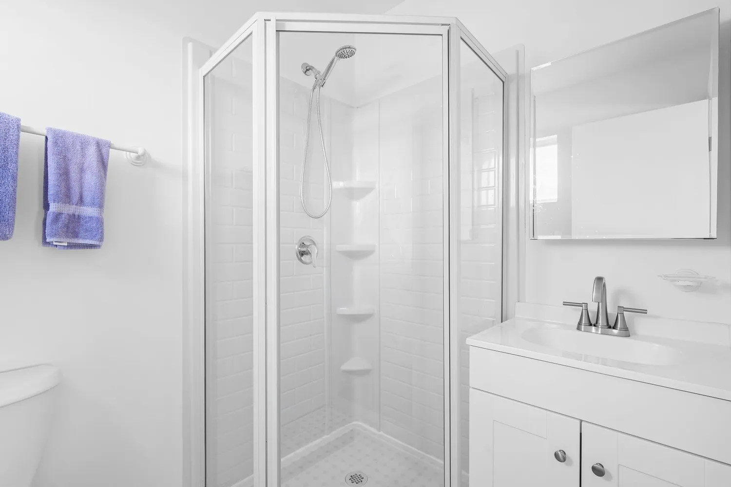 $3,950,000 | 654 A Dune Road, West Hampton Dunes, NY 11978