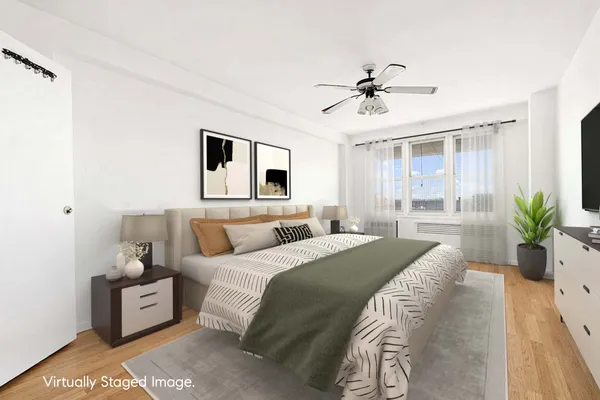 $899,000 | 370 Ocean Parkway, Unit 8H | Kensington