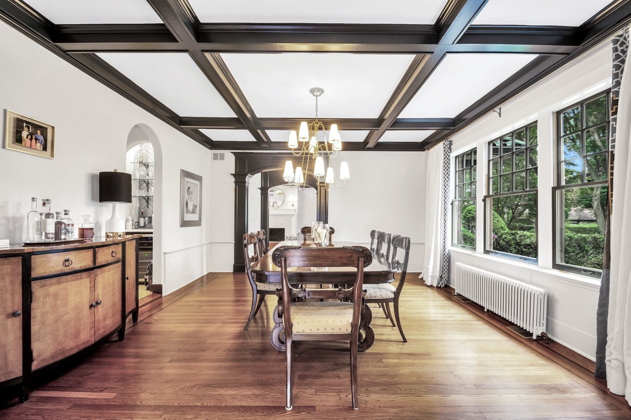 35 Grymes Hill Road Staten Island, NY 10301 - Photo 6 of 31