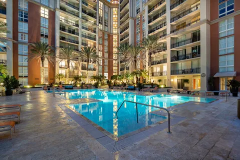 $2,100,000 | 550 Okeechobee Boulevard, Unit LPH23, West Palm Beach, FL 33401