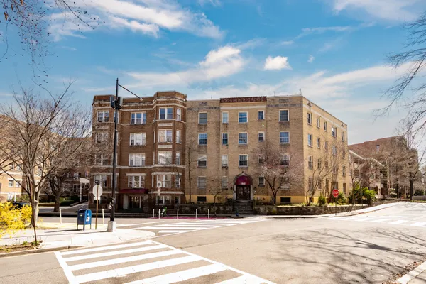 $221,500 | 1860 Clydesdale Place Northwest, Unit Undisclosed, Washington, DC 20009