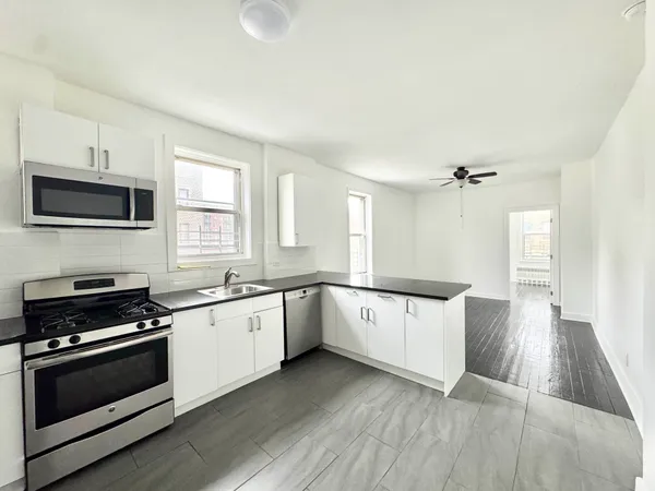 $3,895 | 406 Rogers Avenue, Unit 3 | Prospect Lefferts Gardens