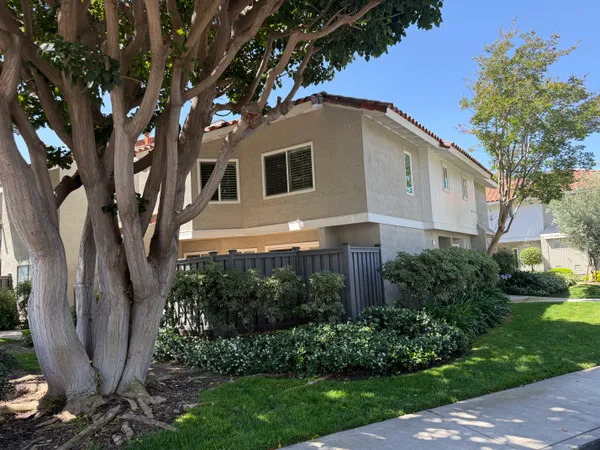 $789,000 | 220 Lemon Grove, Irvine, CA 92618