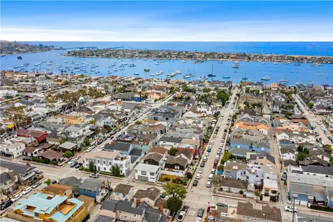 $4,350,000 | 224 Amethyst Avenue, Newport Beach, CA 92662