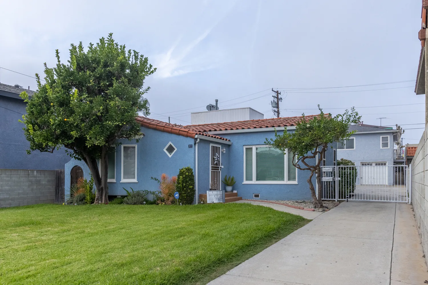 $1,499,999 | 811 East Nutwood Street, Inglewood, CA 90301