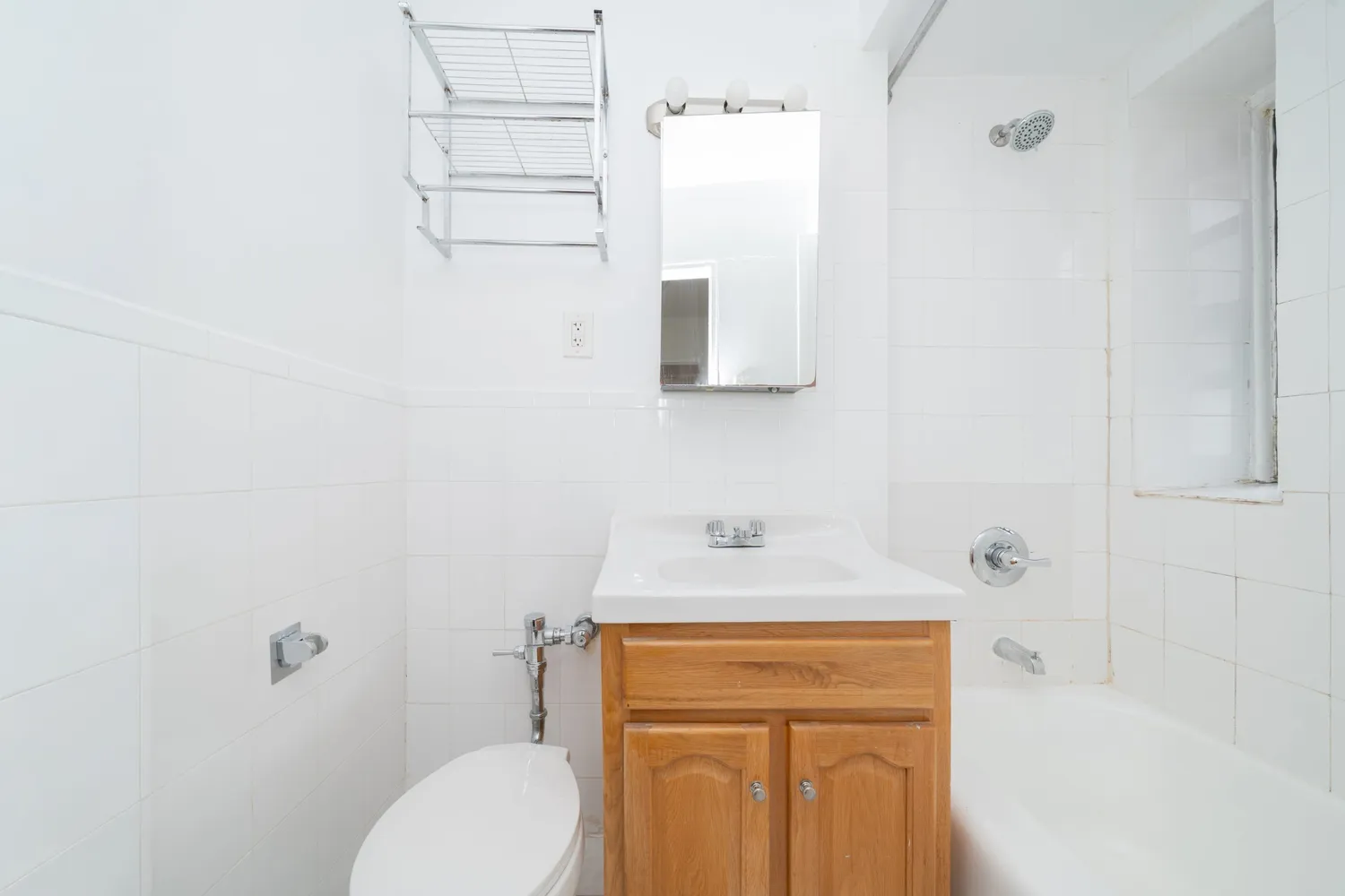 $1,750 | 87-10 34th Avenue, Unit 3G | Jackson Heights