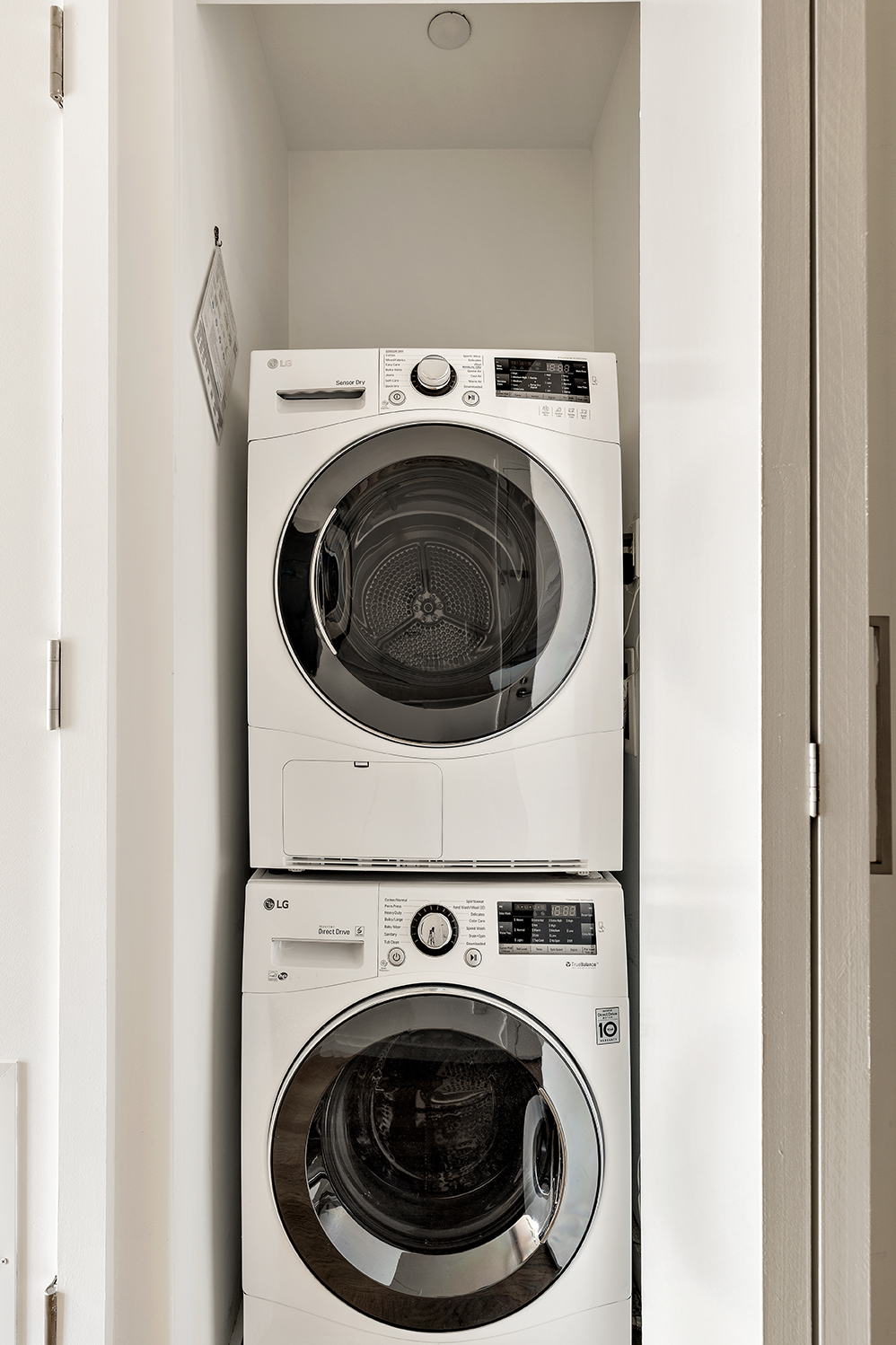 406 Bond Street, Unit 4 Brooklyn, NY 11231 - Photo 5 of 8 a utility room with dryer and washer