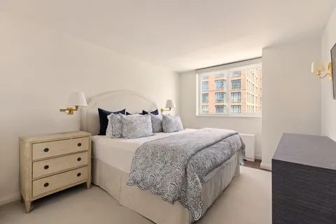 $3,495,000 | 200 East 94th Street, Unit 1917 | Upper East Side