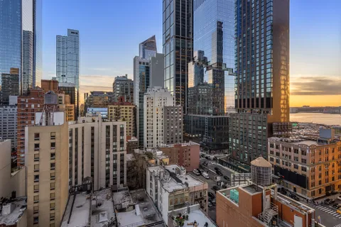 $1,495,000 | 448 West 37th Street, Unit 12F | Hudson Yards