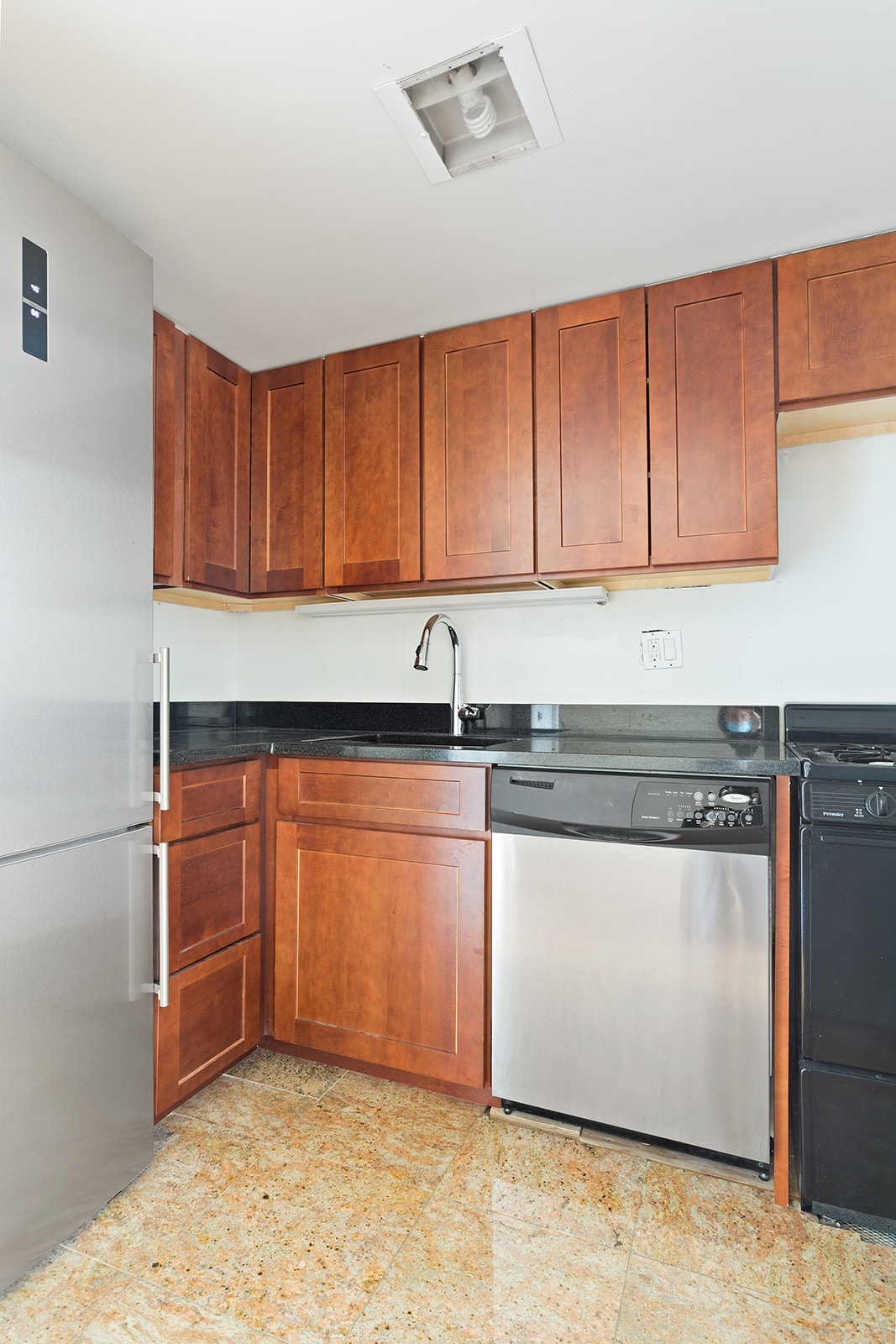 250 Mercer Street, Unit C608 Manhattan, NY 10012 - Photo 7 of 14