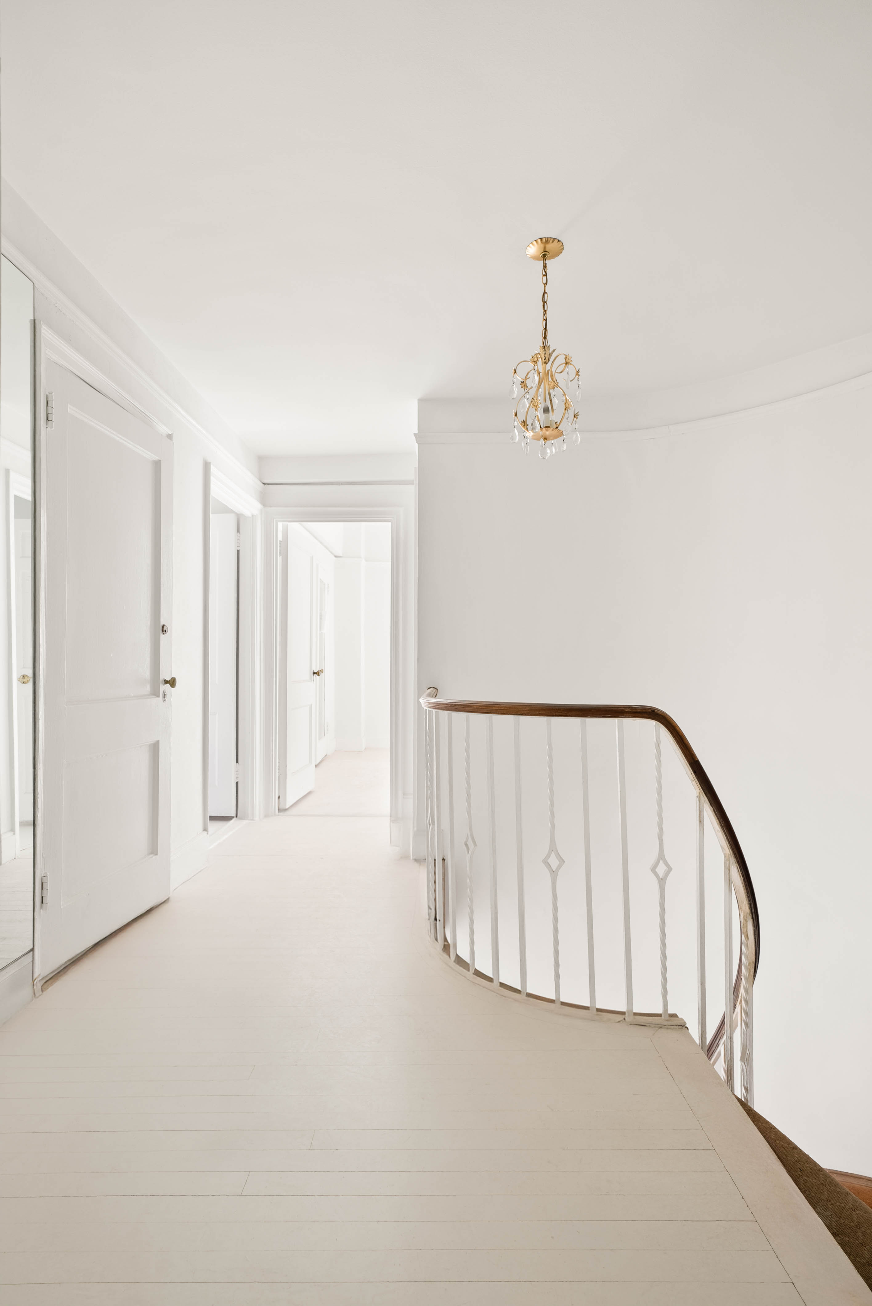 12 East 88th Street, Unit PH11/12B Manhattan, NY 10128 - Photo 9 of 22 a view of an entryway with wooden floor