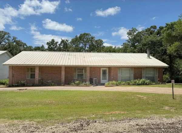 $350,000 | 1213 Lakeland Drive South, Hilltop Lakes, TX 77871
