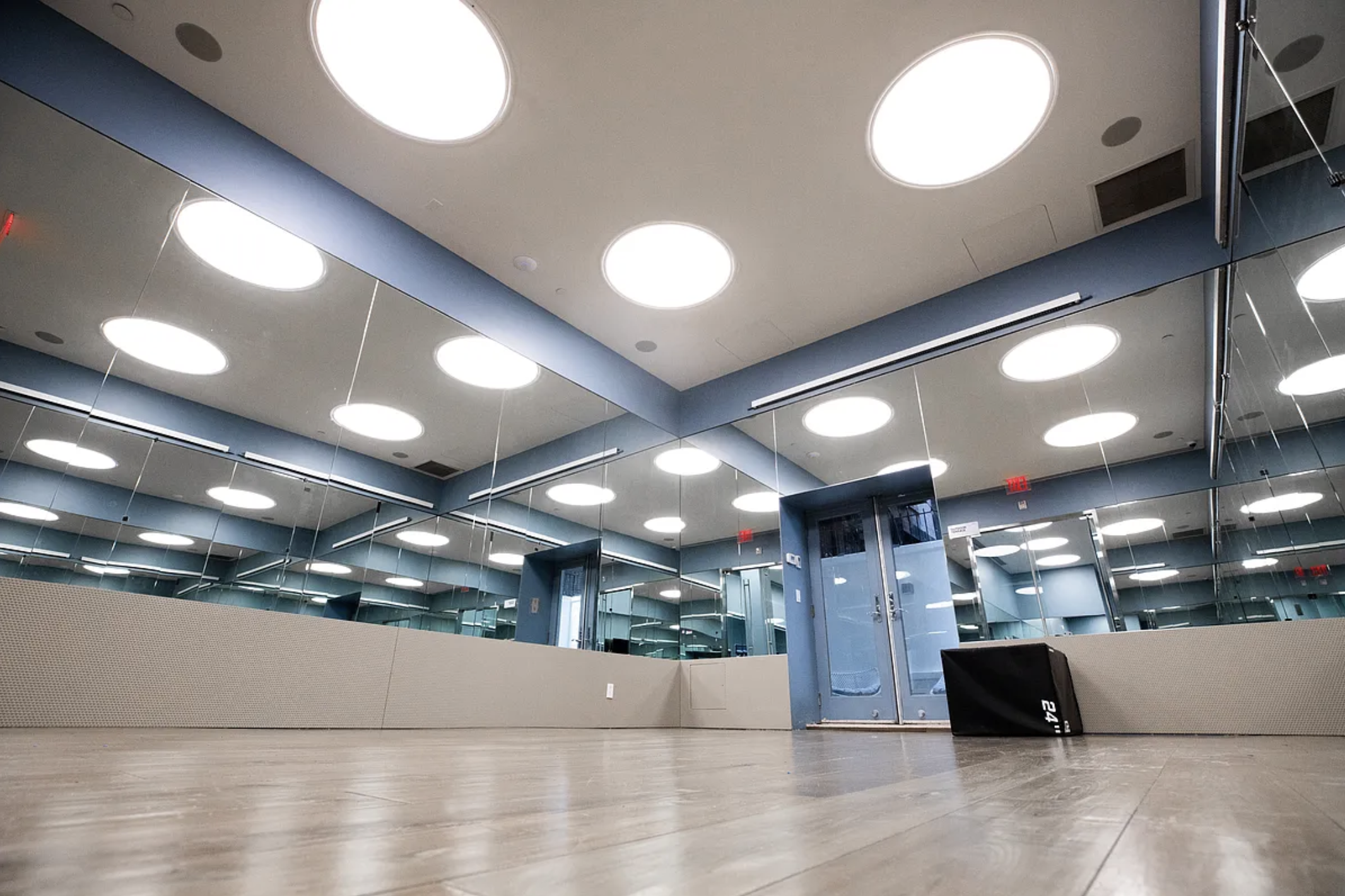 25 Broad Street, Unit 11K Manhattan, NY 10004 - Photo 9 of 16 a view of a lobby with lamp