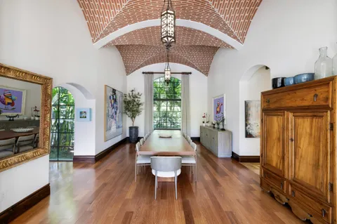 $8,200,000 | 6864 Southwest 68th Street, South Miami, FL 33143