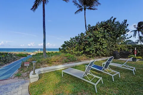 $1,895,000 | 1431 South Ocean Boulevard, Unit 17, Lauderdale-by-the-Sea, FL 33062