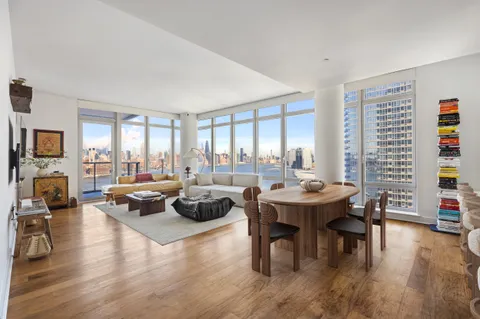 $3,600,000 | 2 Northside Piers, Unit 19K | Williamsburg