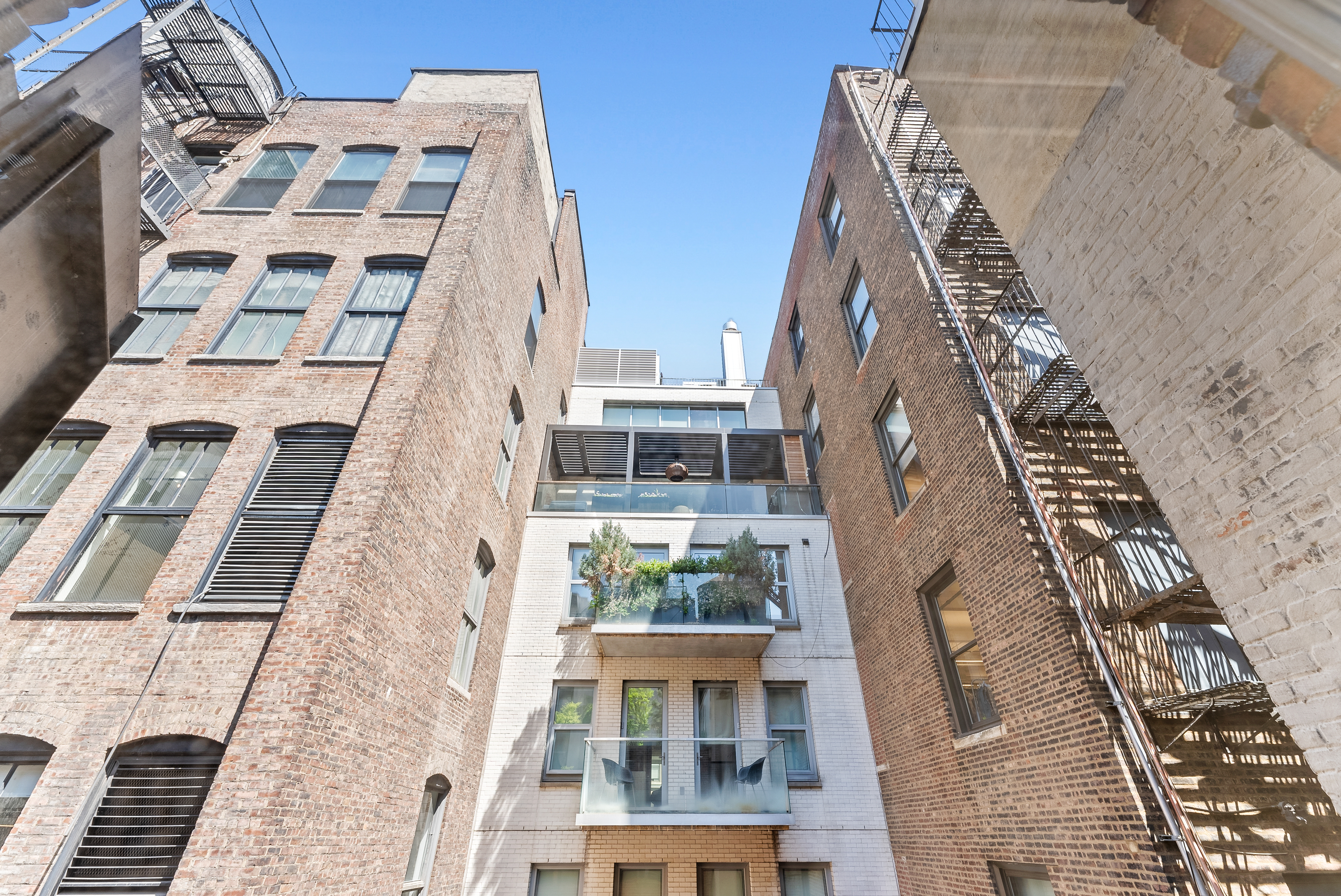 15 West 20th Street, Unit 9A Manhattan, NY 10011 - Photo 10 of 21 front view of a building