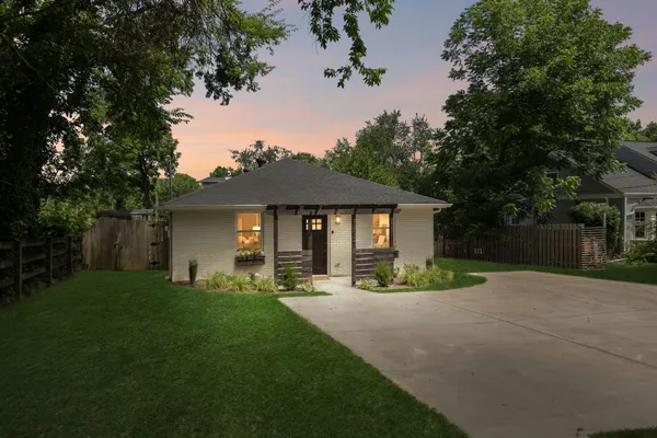 $599,000 | 1433 McGavock Pike, Nashville, TN 37216