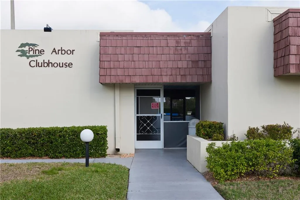 $185,000 | 57 Woodland Drive, Unit 101, Vero Beach, FL 32962