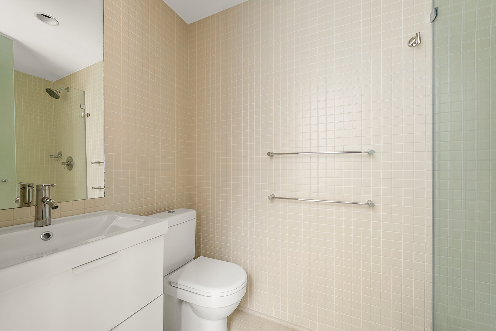 315 West 36th Street, Unit 14A Manhattan, NY 10018 - Photo 9 of 11