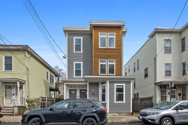 $1,350,000 | 82 Howard Street, Unit 1, Cambridge, MA 02139