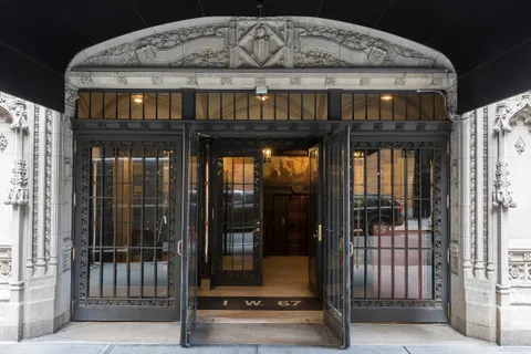 $4,950,000 | 1 West 67th Street, Unit 707 | Upper West Side