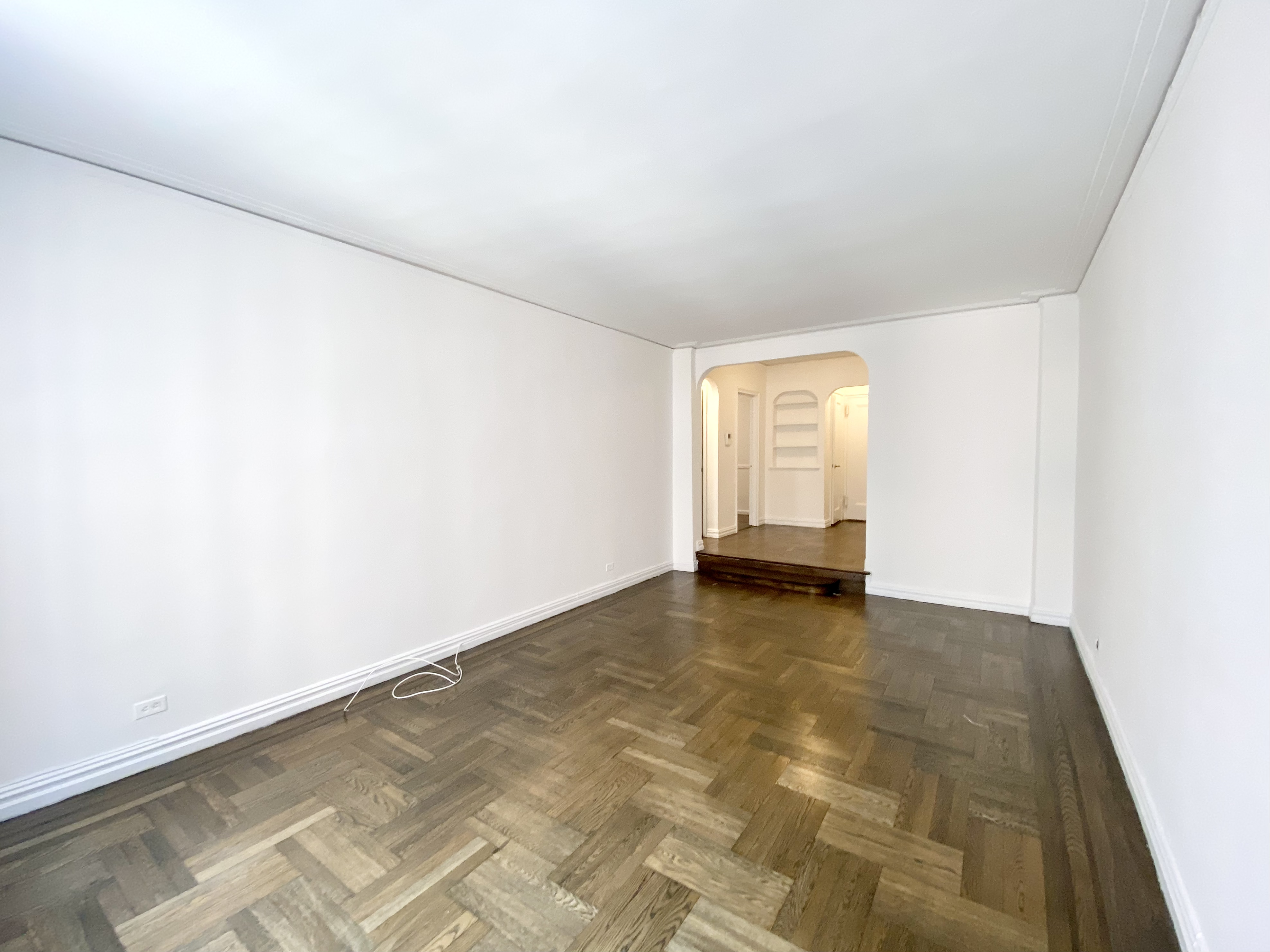 690 Fort Washington Avenue, Unit 4K Manhattan, NY 10040 - Photo 3 of 9