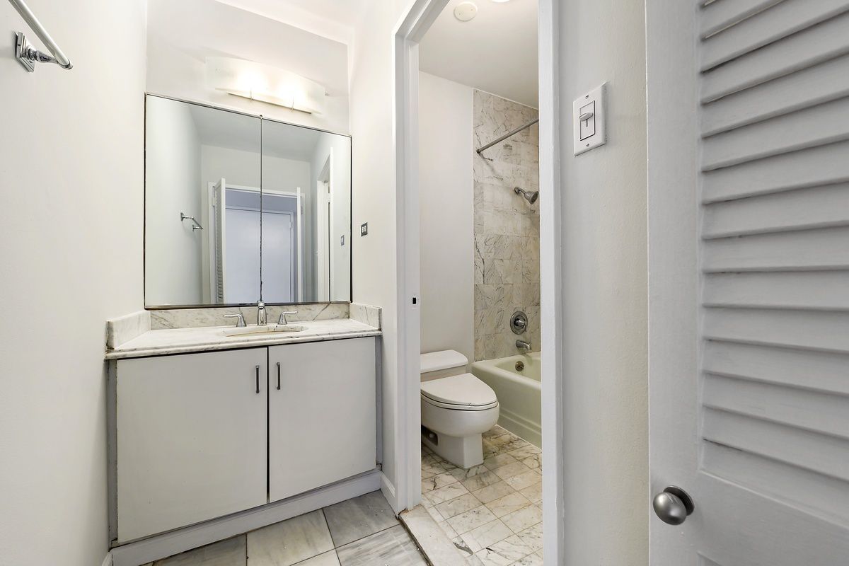 117 East 57th Street, Unit 34F Manhattan, NY 10022 - Photo 2 of 5