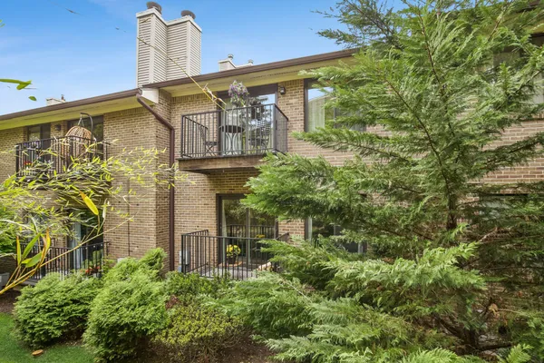 $599,000 | 12 Louisburg Square, Verona, NJ 07044