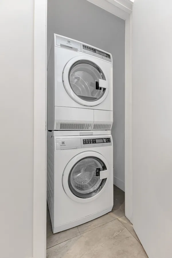 $1,590,000 | 167 Devoe Street, Unit 1B | Williamsburg