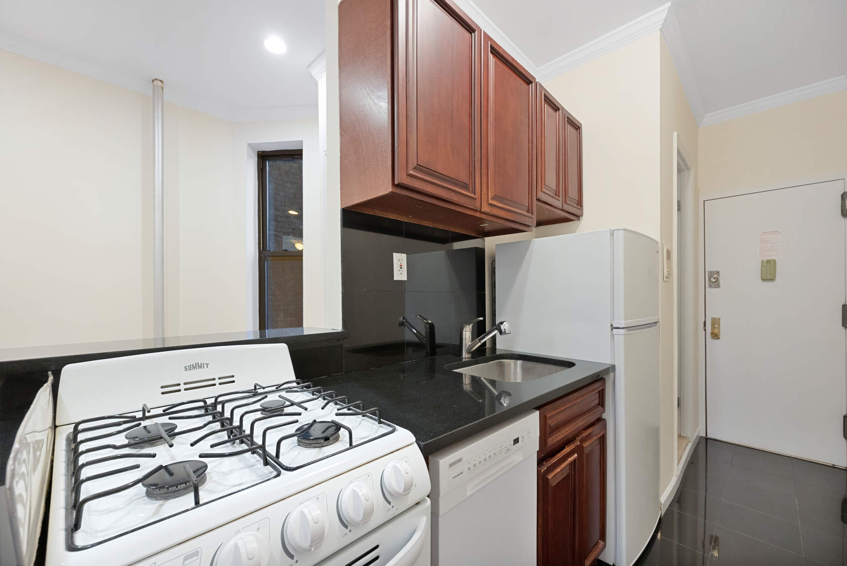 370 Columbus Avenue, Unit 2E Manhattan, NY 10024 - Photo 3 of 11