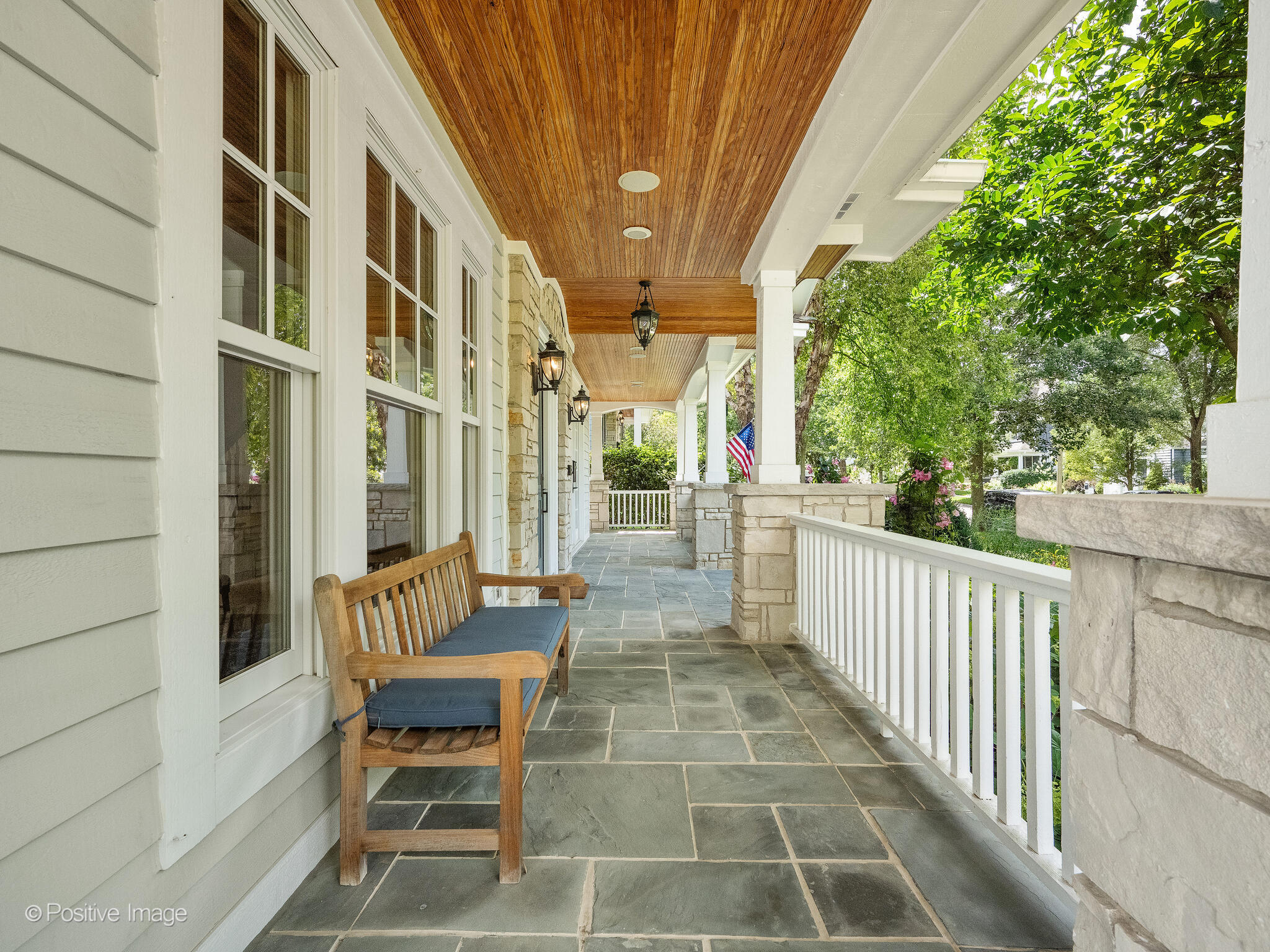 17 South Bruner Street Hinsdale, IL 60521 - Photo 5 of 42 a view of a chairs and tables in the balcony
