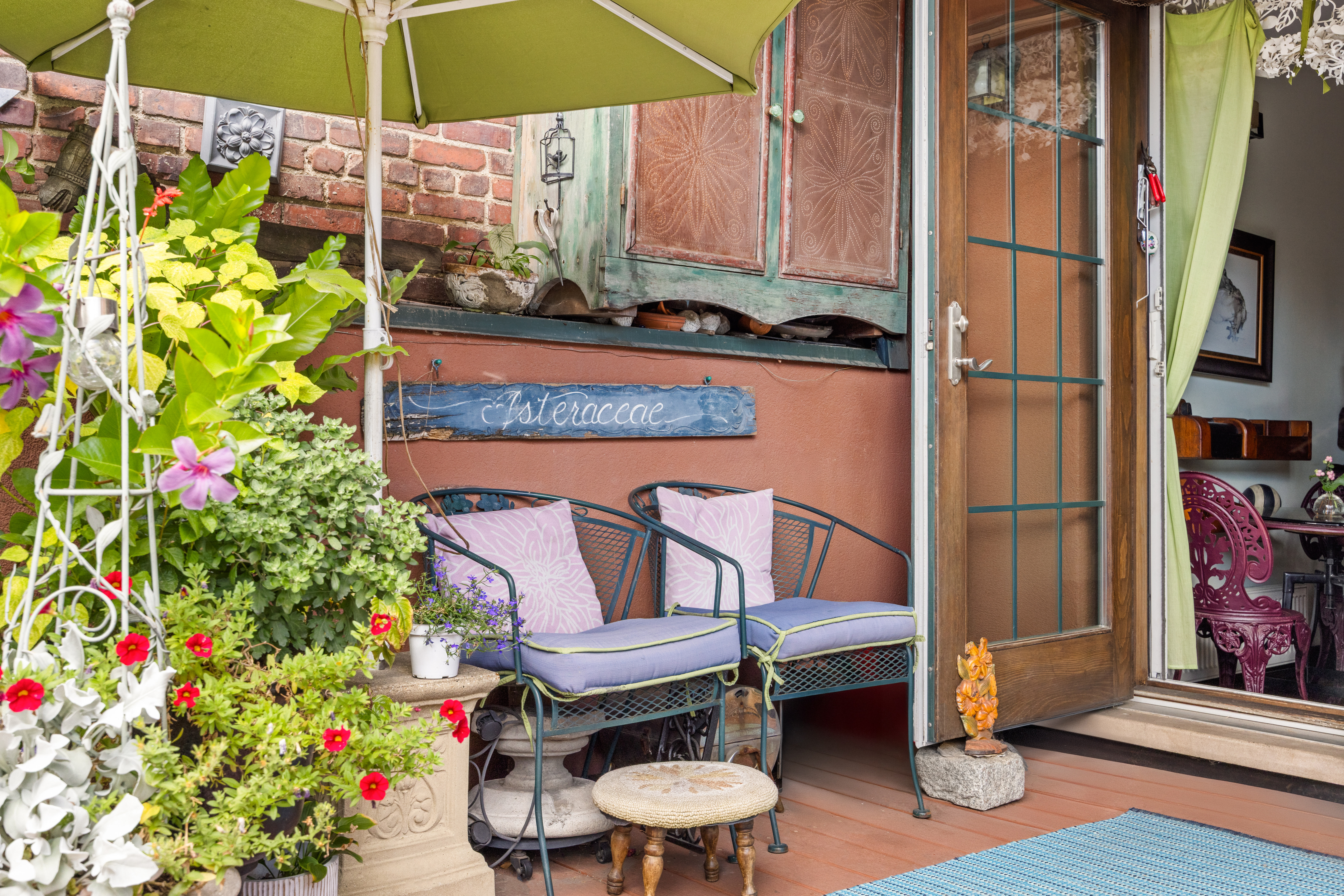 607 Manhattan Avenue, Unit 2 Brooklyn, NY 11222 - Photo 5 of 14 a view of a chairs and table in the patio