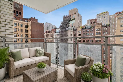 $662,000 | 303 East 57th Street, Unit 11L | Sutton Place