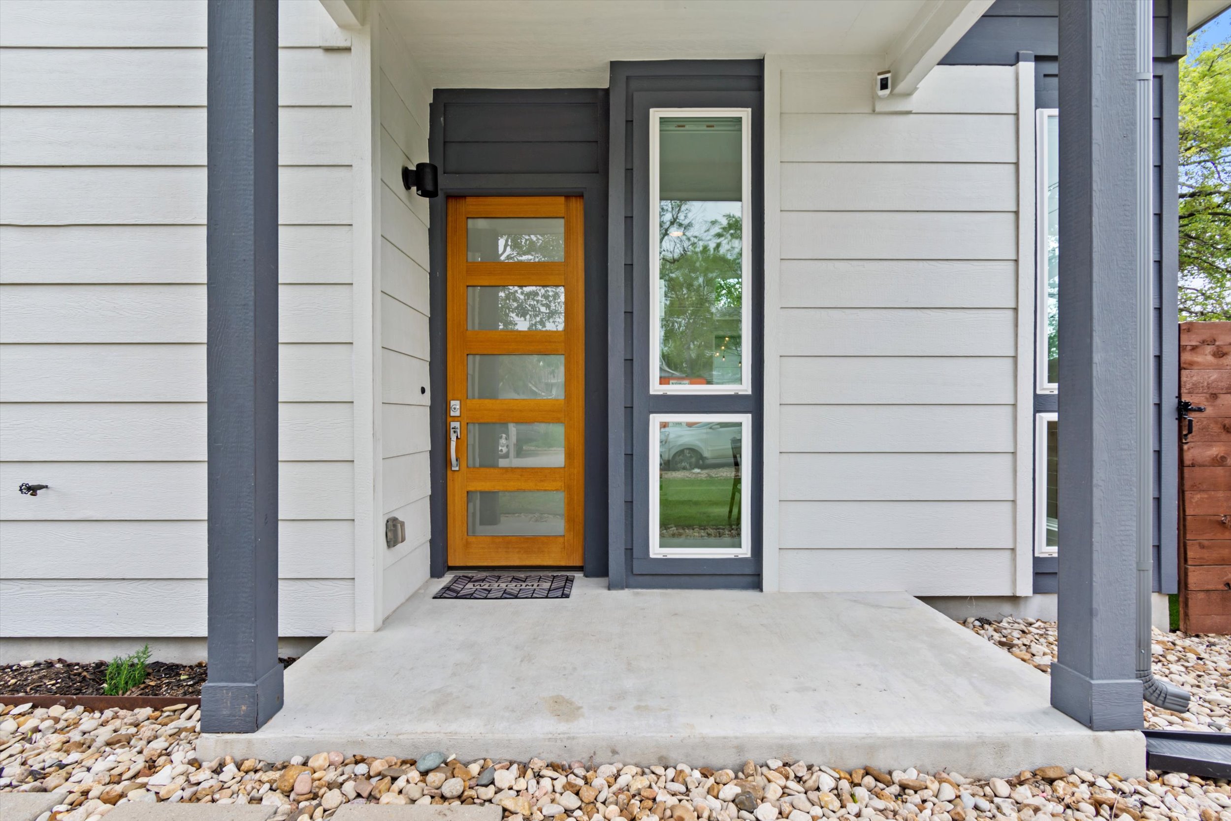 513 West Croslin Street, Unit A Austin, TX 78752 - Photo 4 of 39 a view of front door of house