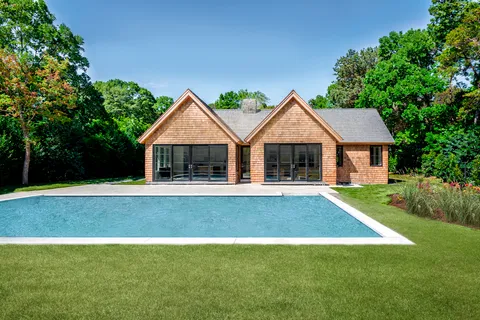 $4,995,000 | 21 Ocean Parkway, East Hampton, NY 11937