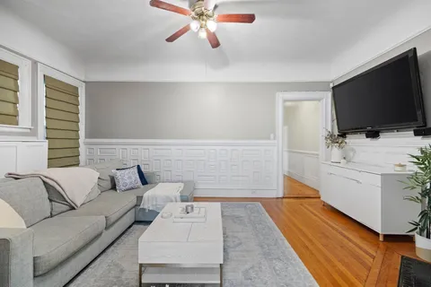 $825,000 | 259 Beacon Street, Unit 23, Boston, MA 02116