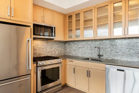 $3,856 | 282 South 5th Street, Unit 13H | Williamsburg